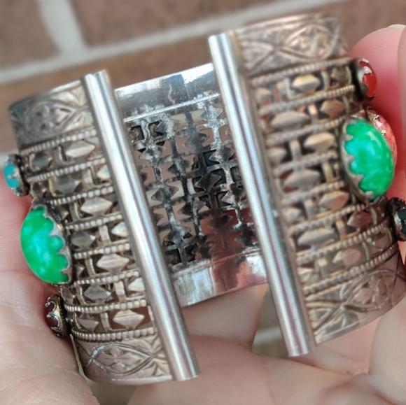 Rare vintage medieval style colorful gemstone wide cuff bracelet - Picture 5 of 6